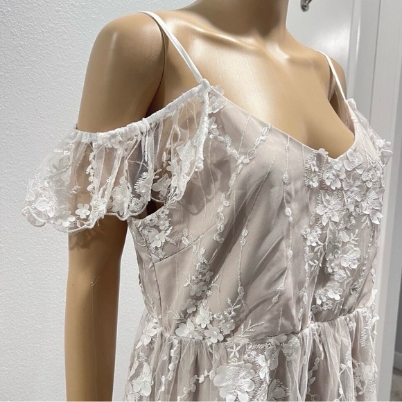 Ivory Floral Embroidered Mesh Maternity Evening Gown - Picture 6 of 12